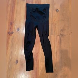 Blanqi maternity leggings size small